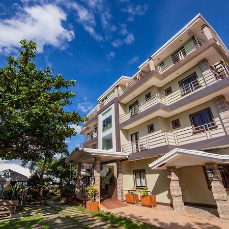 Borongan Rawis Resort Hotel And Restaurant מראה חיצוני תמונה